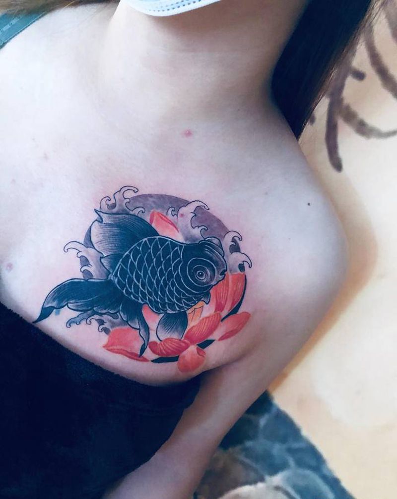 遮盖纹身图片_胸部纹身图案