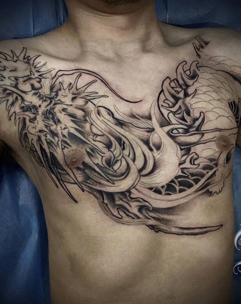 花胸纹身图片_胸部纹身图案