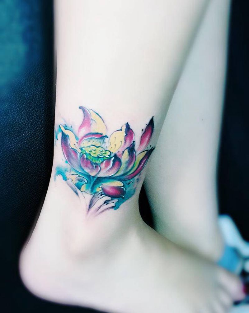 荷花，遮盖纹身图片_脚部腿部水彩纹身图案