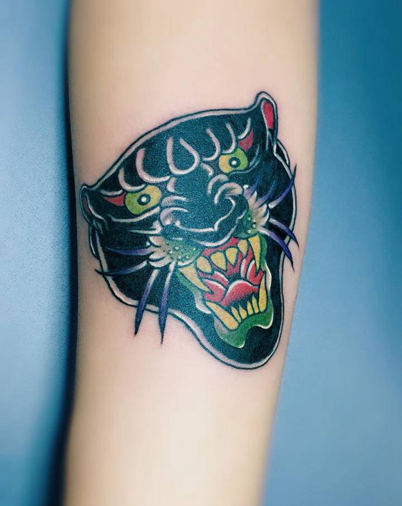 豹纹身图片_手臂Old School纹身图案