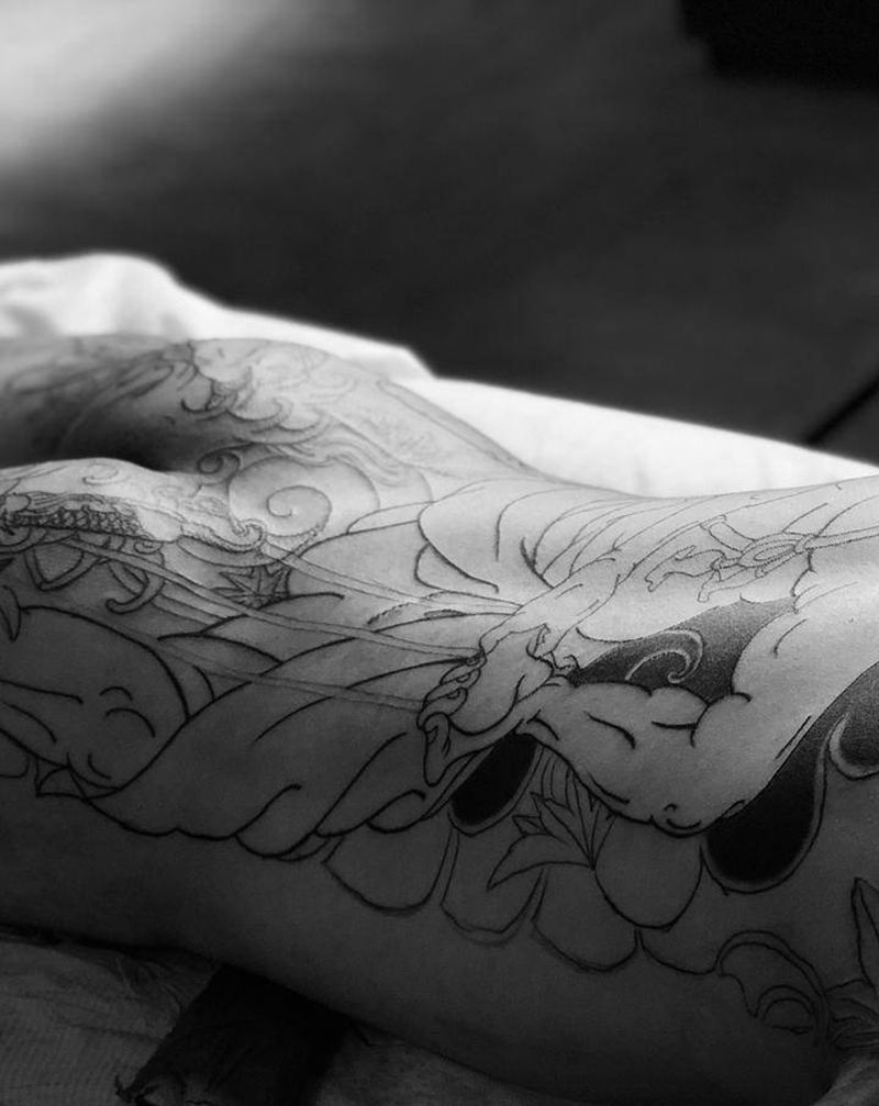 出洞蛟  童威纹身图片_背部臀部老传统纹身图案