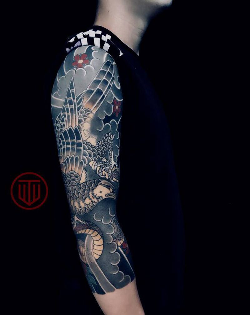 老传统风格 鹰纹身图片_手臂老传统纹身图案