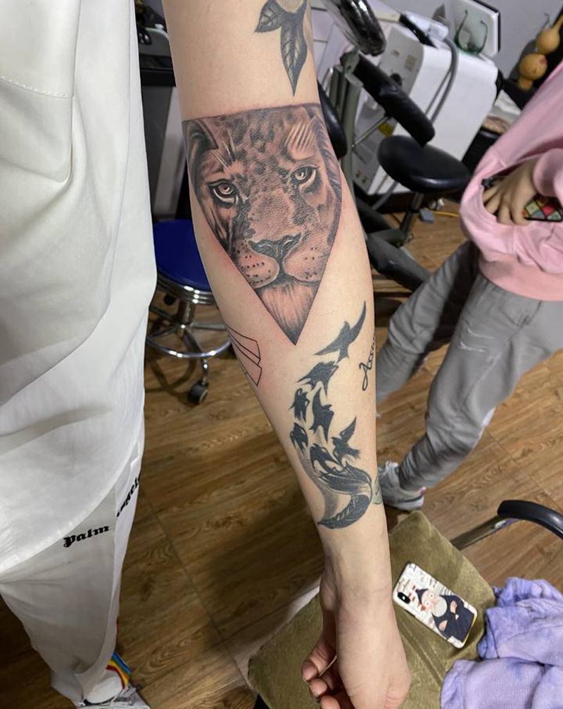 小图纹身图片_手部手臂欧美写实几何纹身图案