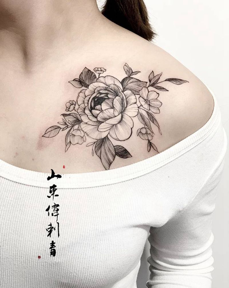 素花纹身图片_胸部点刺纹身图案