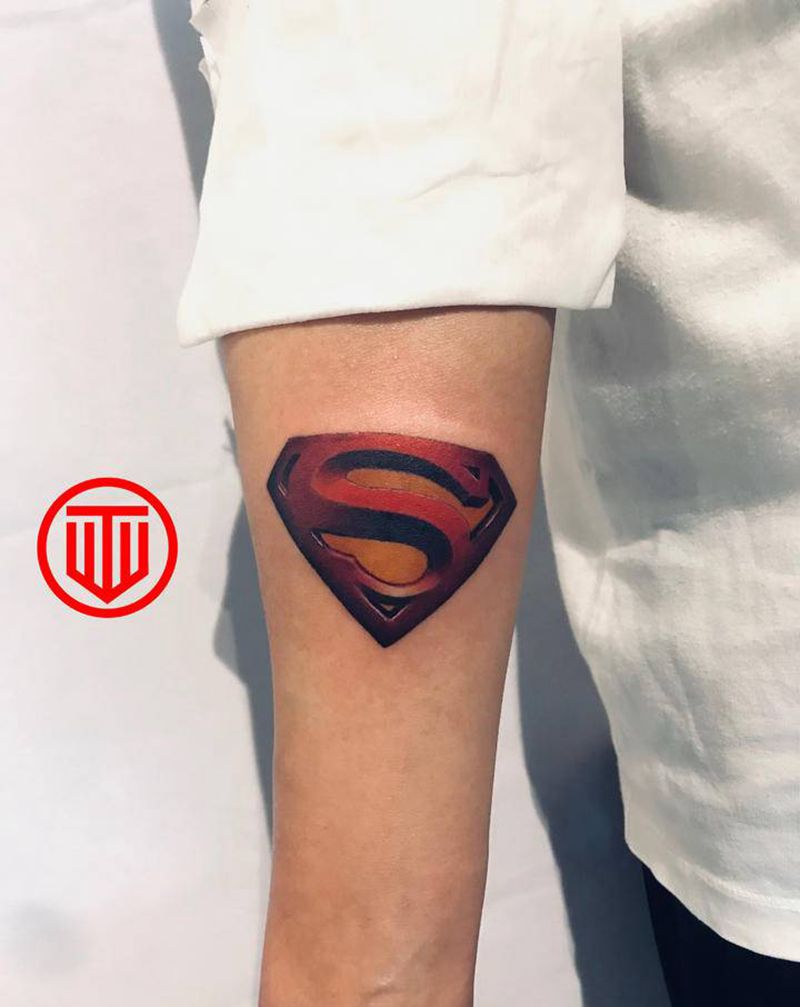 超人标志纹身图片_手臂欧美写实纹身图案