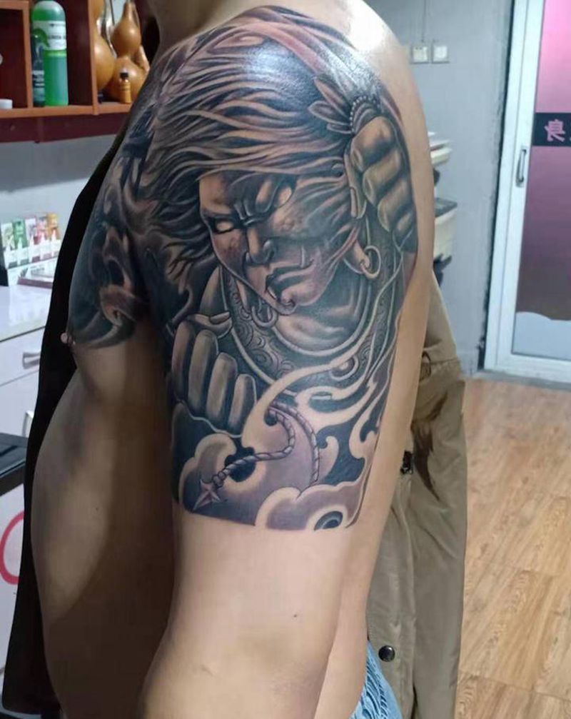 明王纹身图片_肩部胸部新传统老传统纹身图案
