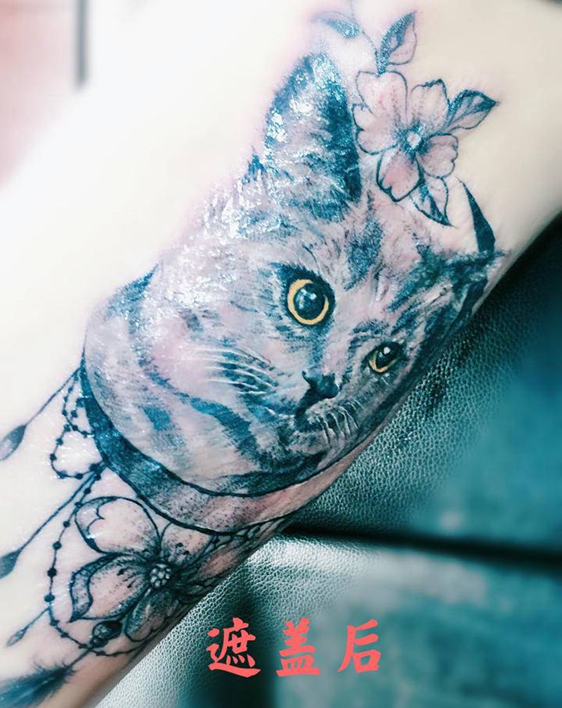 猫，疤痕遮盖纹身图片_腿部点刺图腾纹身图案