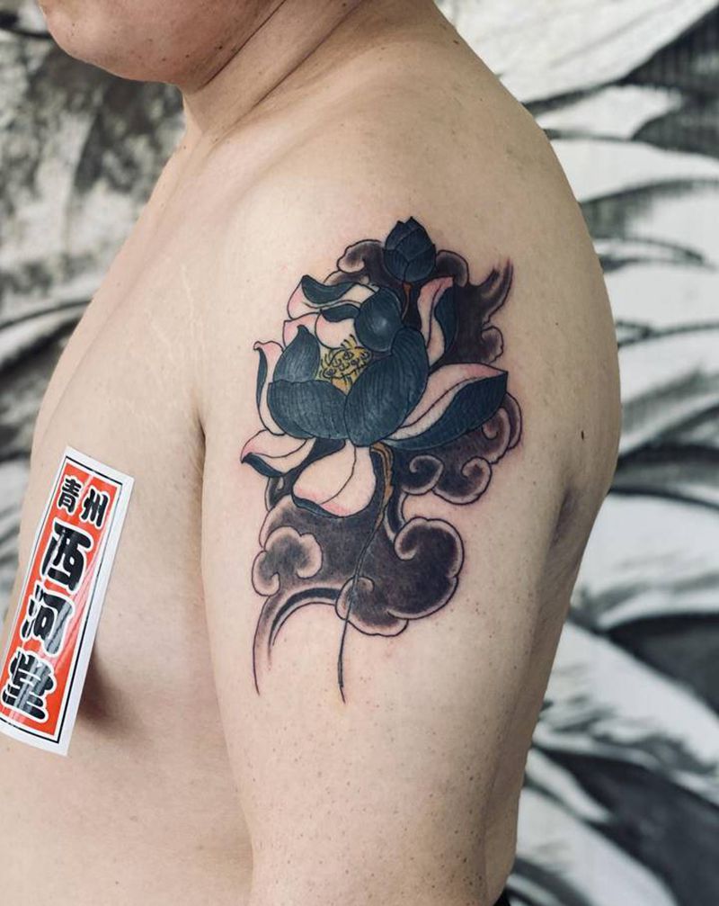 祥云荷花纹身图片_手臂新传统荷花纹身图案