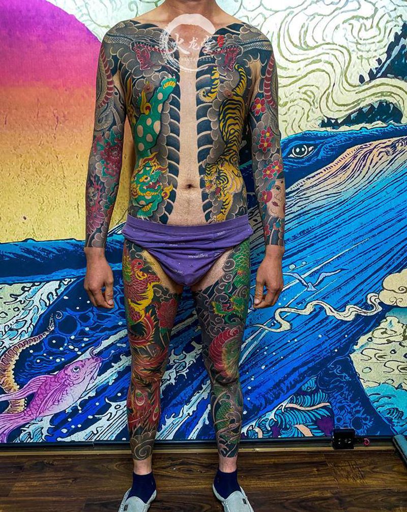 老传统通体纹身图片_腿部手臂老传统纹身图案