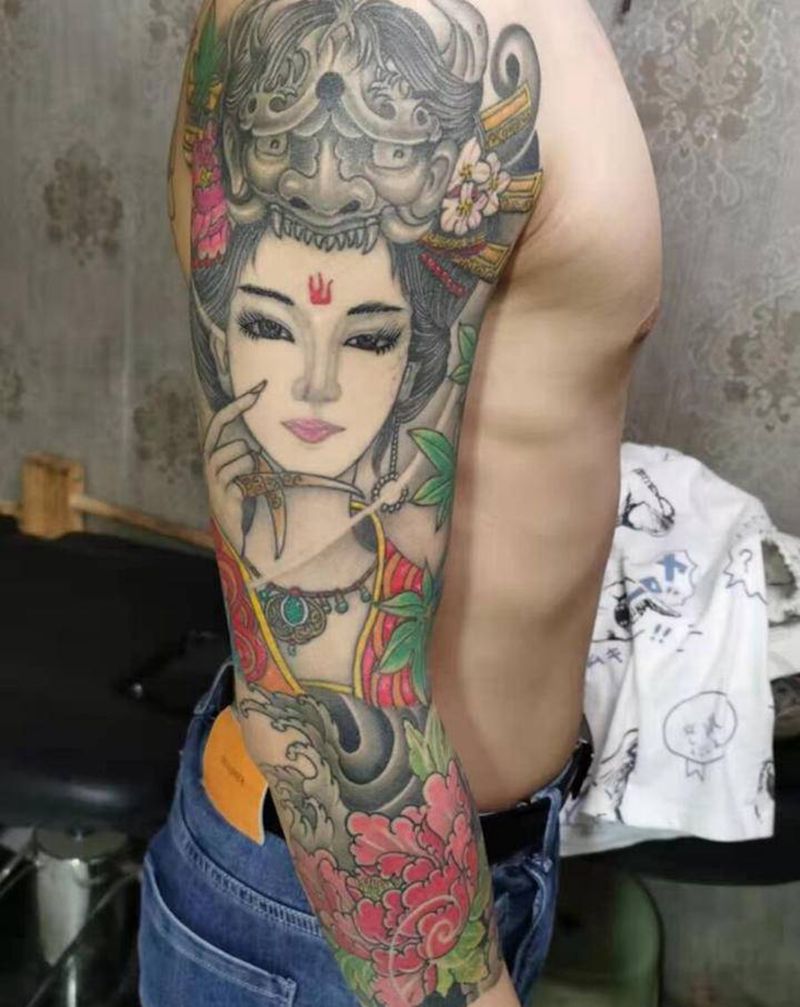 七分袖花臂纹身图片_手臂纹身图案