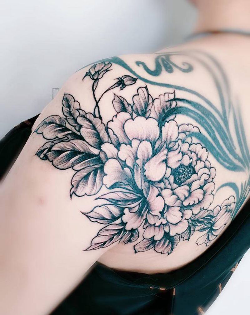 素花纹身图片_肩部点刺纹身图案