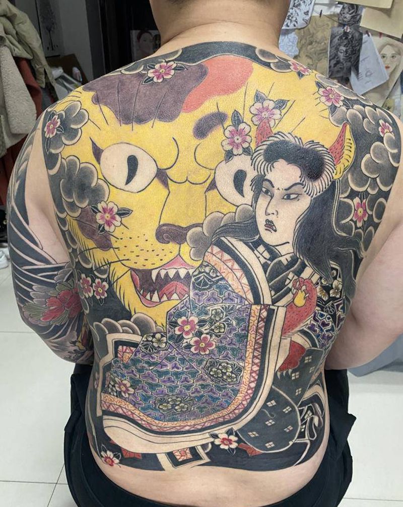 日式老传统满背人物纹身图片_背部老传统纹身图案