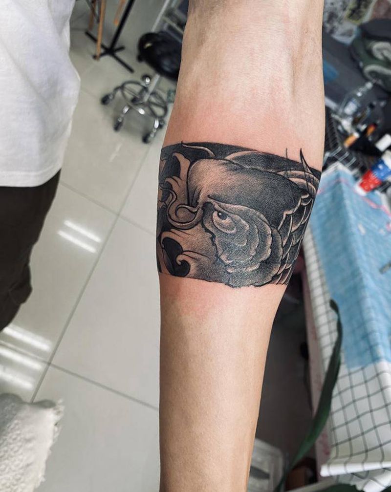 臂环鲤鱼遮盖纹身图片_手臂新传统纹身图案