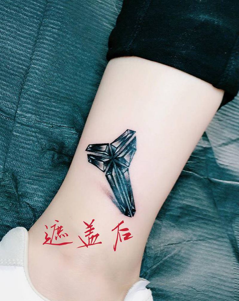 科比，遮盖纹身图片_腿部新传统几何纹身图案