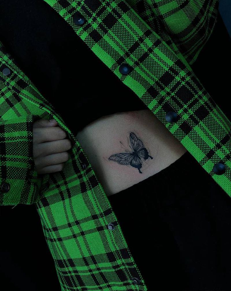 蝴蝶纹身图片_腹部纹身图案