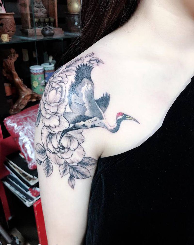 牡丹鹤纹身图片_肩部纹身图案