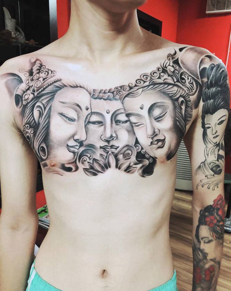 三面佛纹身图片_胸部老传统纹身图案
