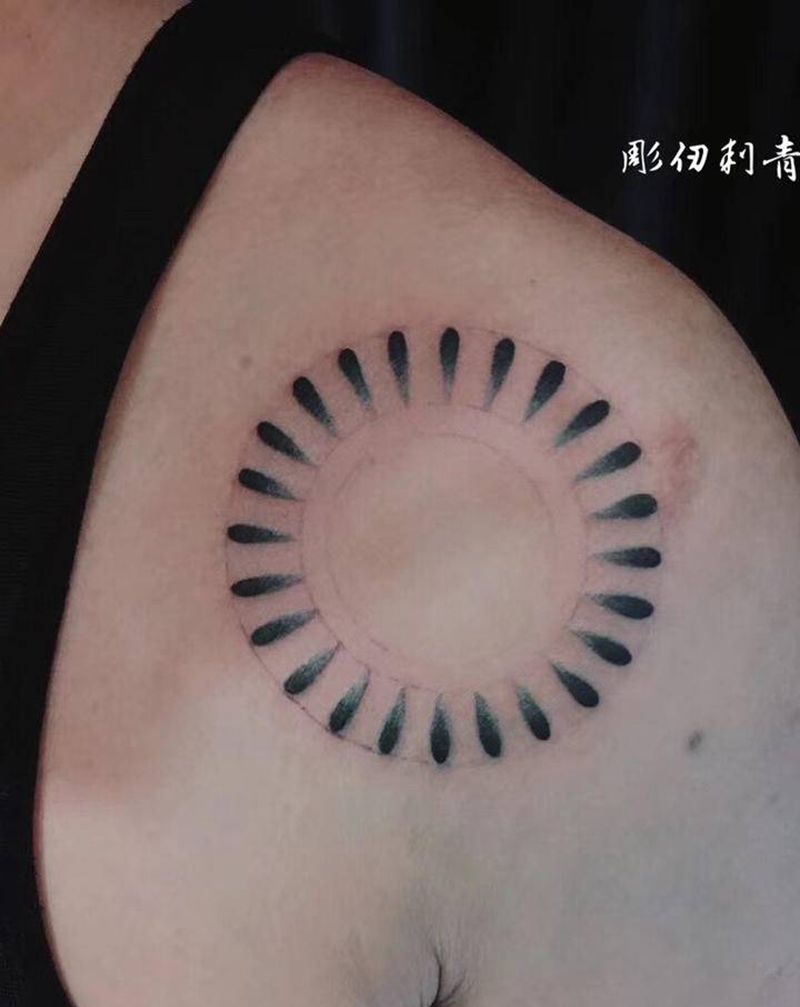 logo纹身图片_肩部纹身图案