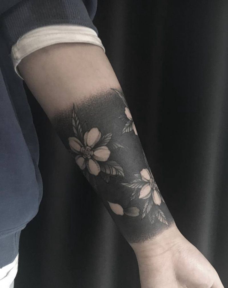 黑臂纹身图片_手臂纹身图案