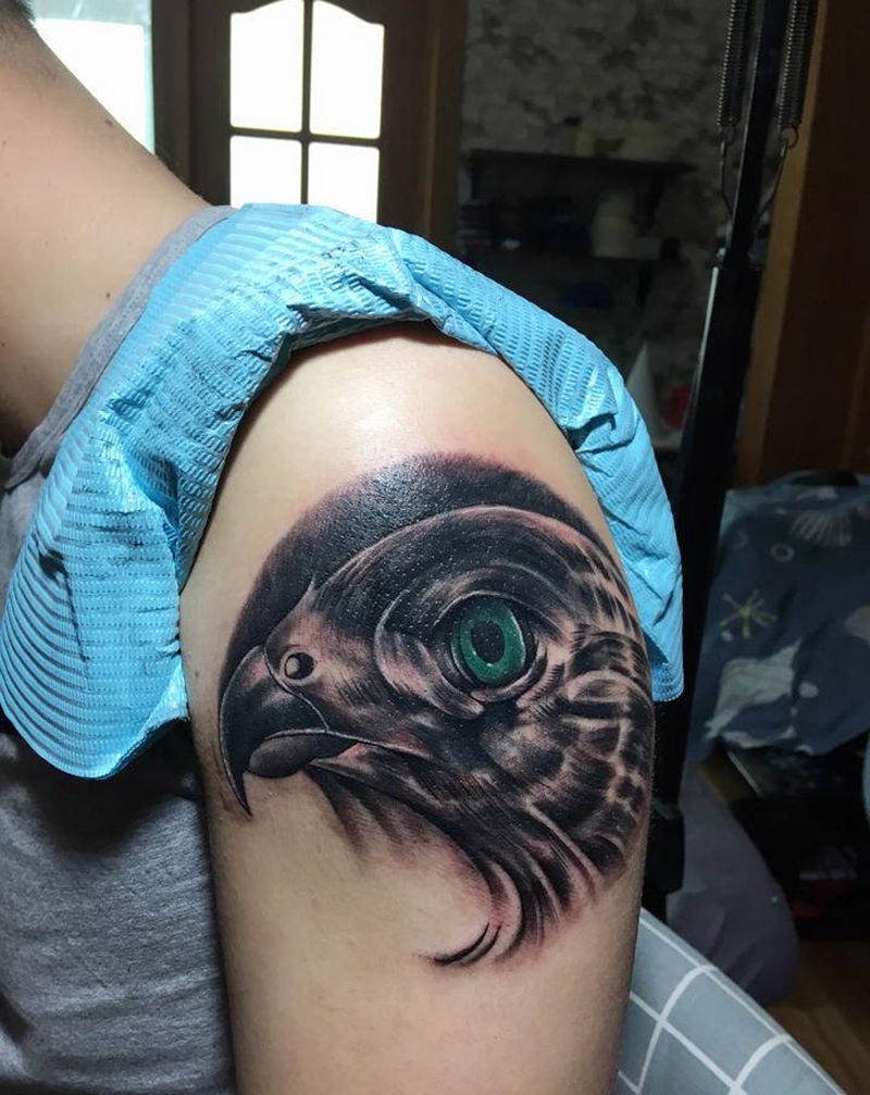 鹰头遮盖纹身图片_手臂纹身图案