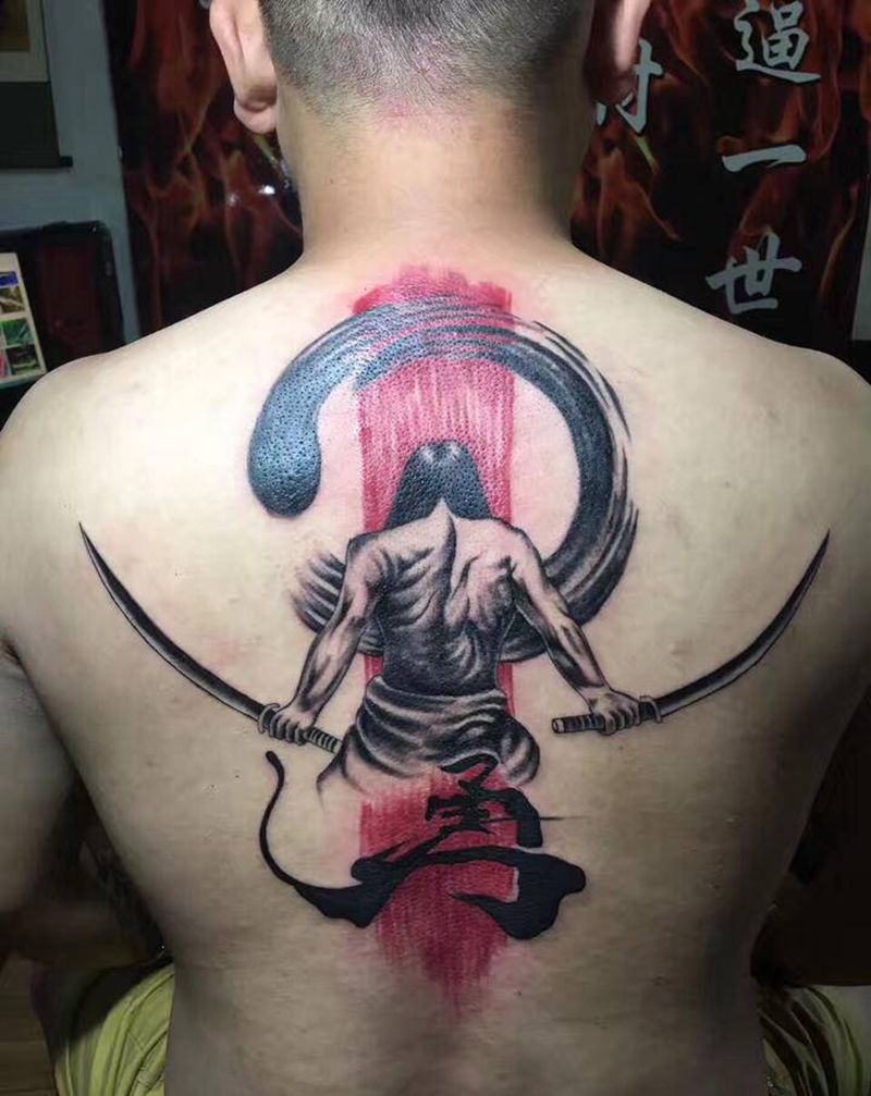 勇纹身图片_背部水彩水墨纹身图案