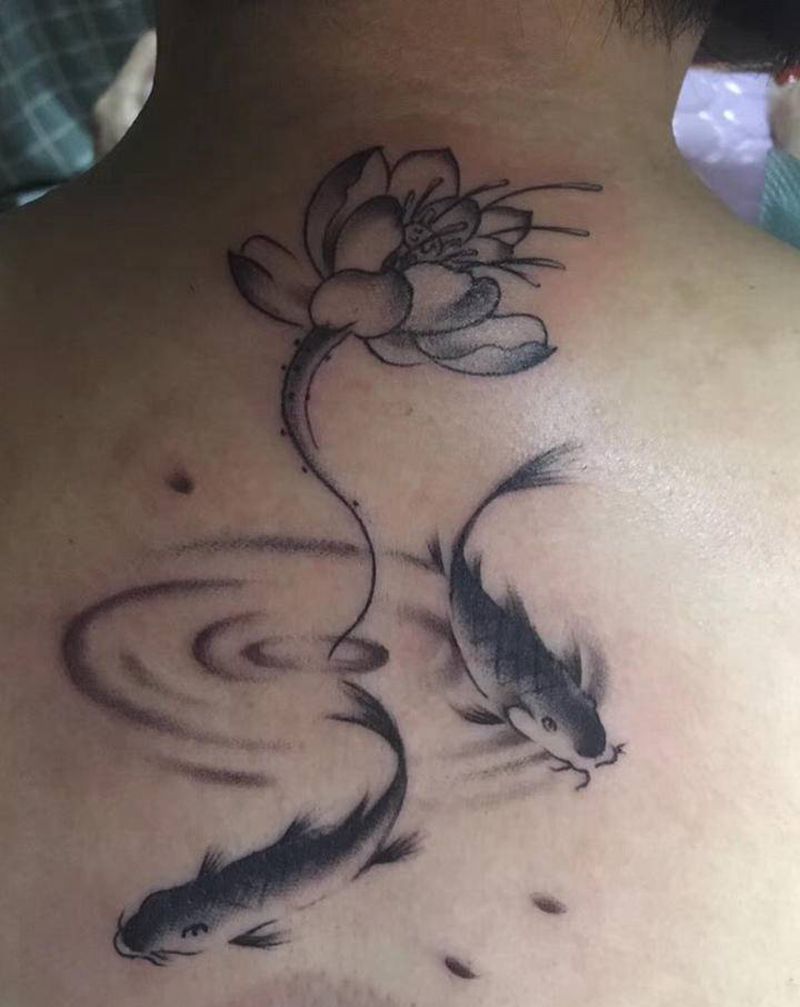 三条鱼纹身图片_脚部腿部纹身图案