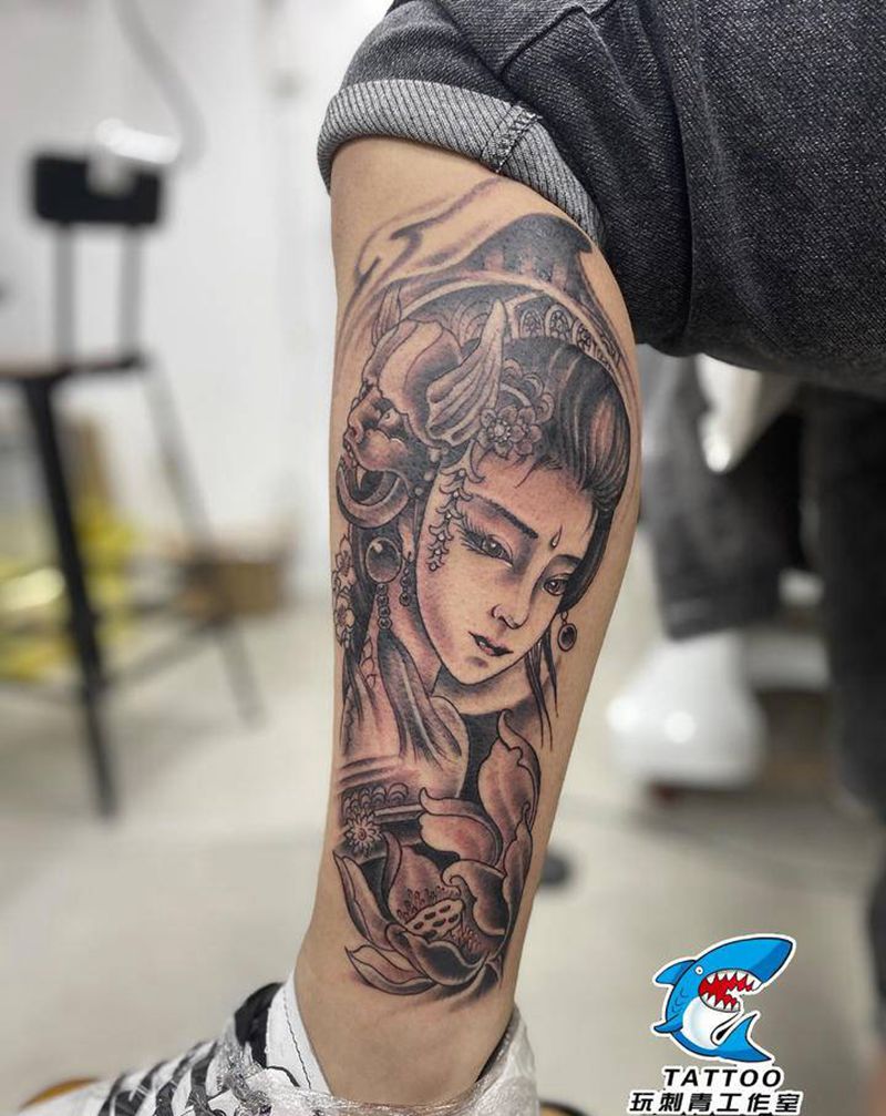 艺妓纹身图片_腿部新传统纹身图案