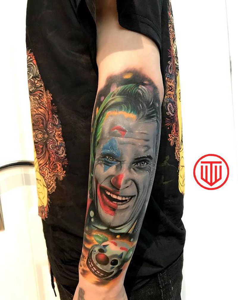 小丑作品 九个小时完成纹身图片_手臂欧美写实小丑纹身图案