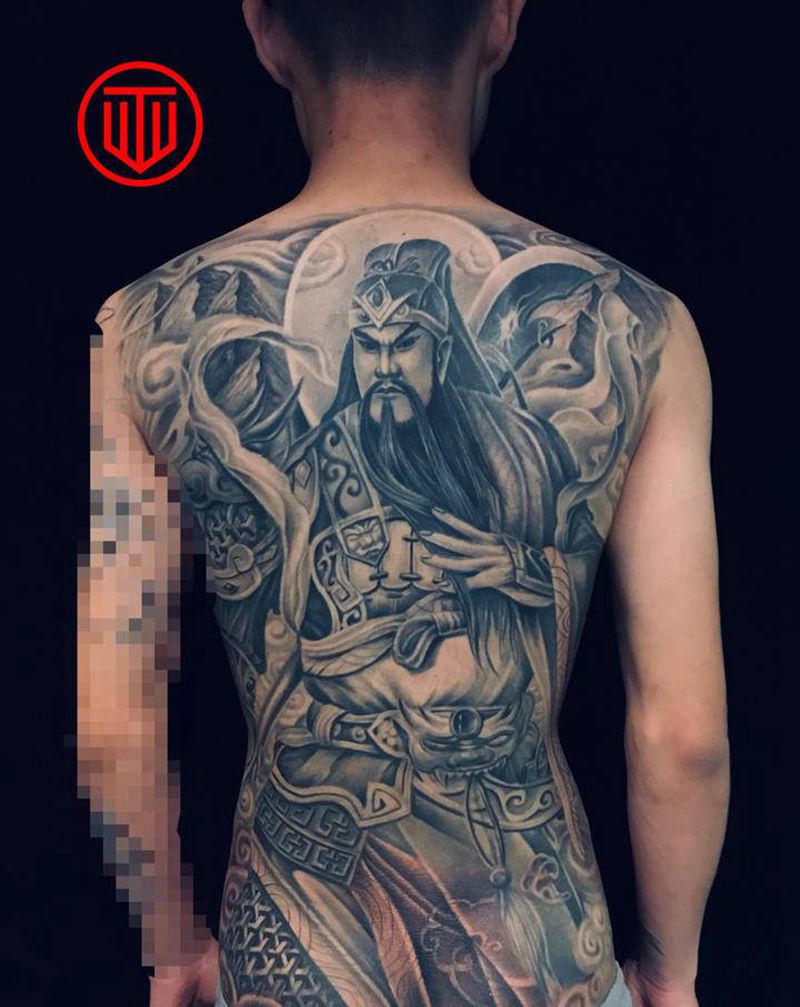 关公纹身图片_背部新传统欧美写实纹身图案
