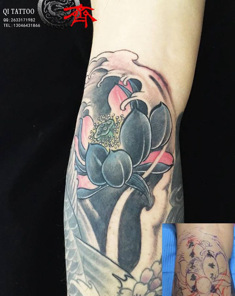 荷花遮盖老图纹身图片_手臂新传统荷花纹身图案