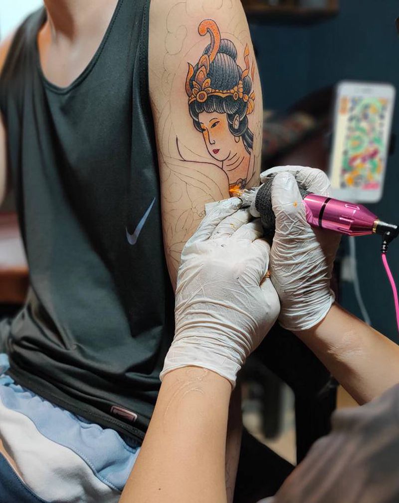 飞天纹身图片_手臂老传统纹身图案