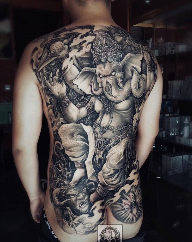 四臂象神纹身图片_背部新传统纹身图案
