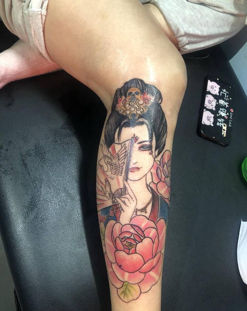 艺姬纹身图片_腿部纹身图案