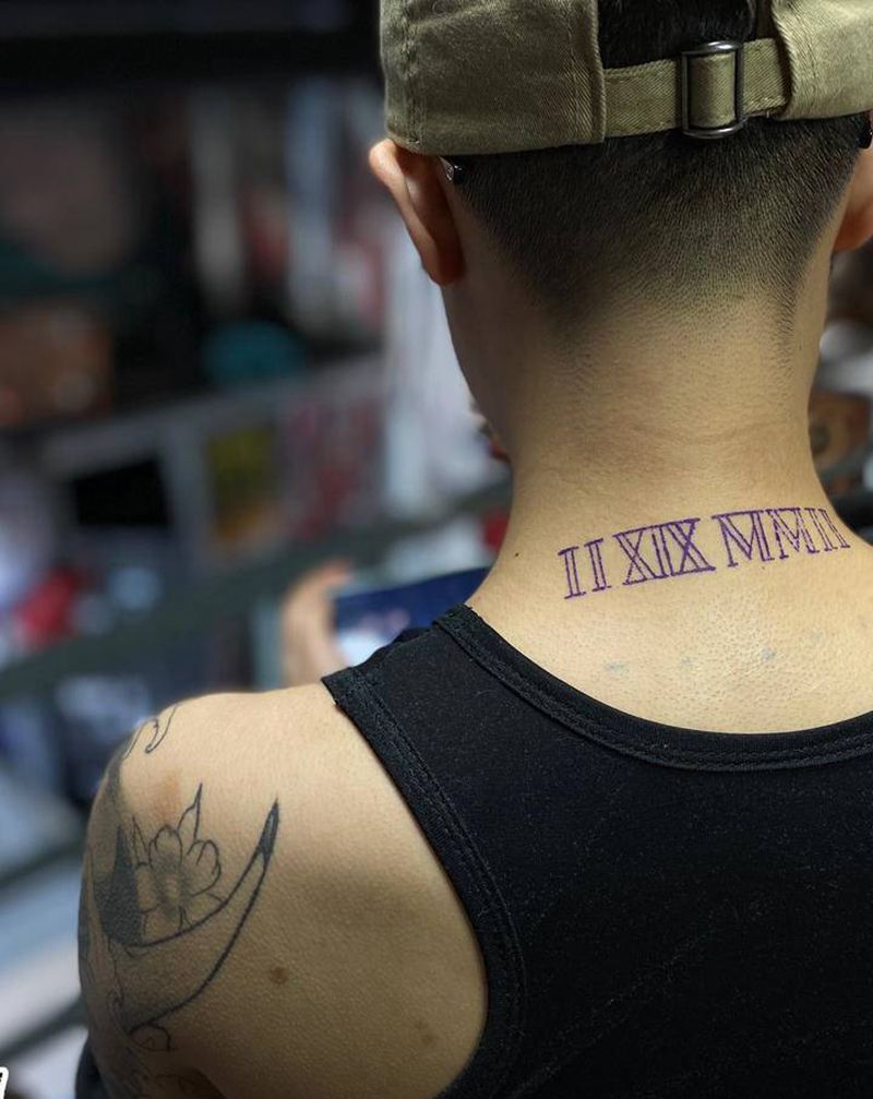 罗马数字纹身图片_颈部图腾纹身图案