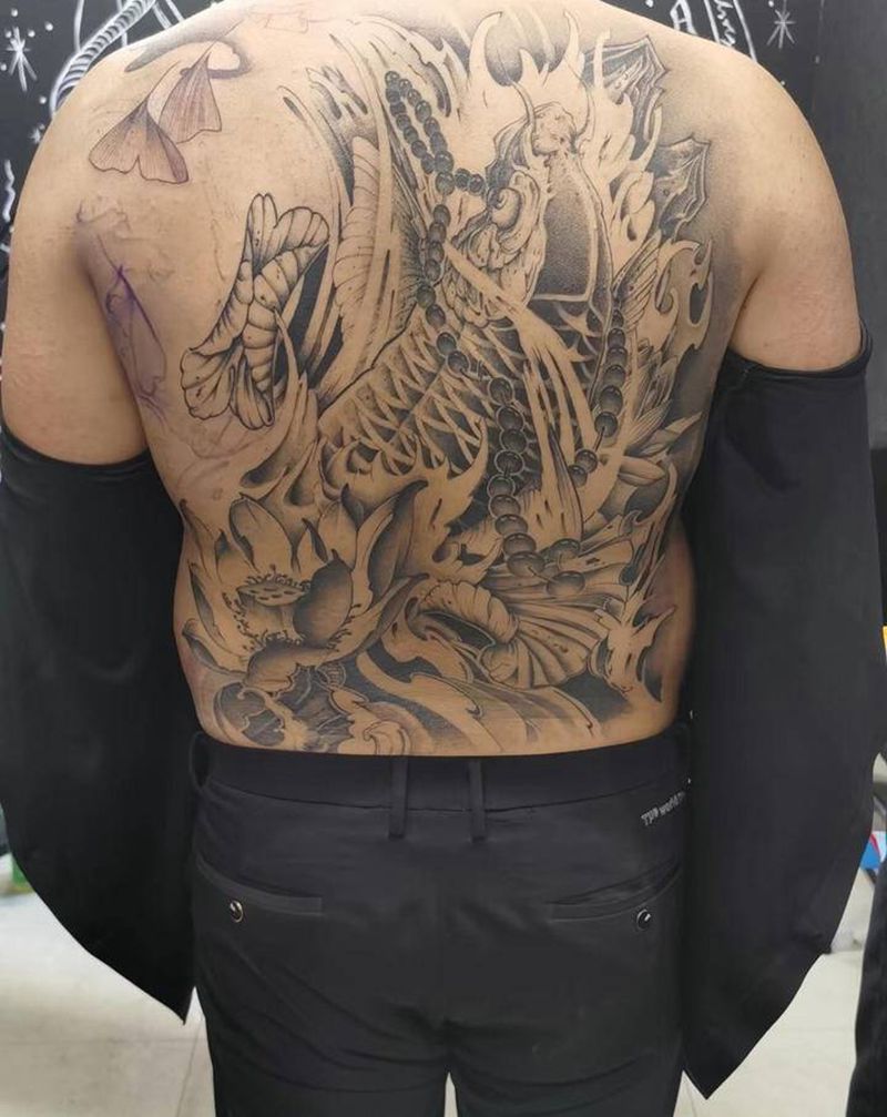 鲤鱼纹身图片_背部新传统纹身图案