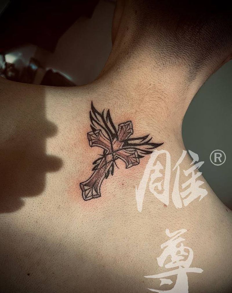 十字架纹身图片_背部纹身图案