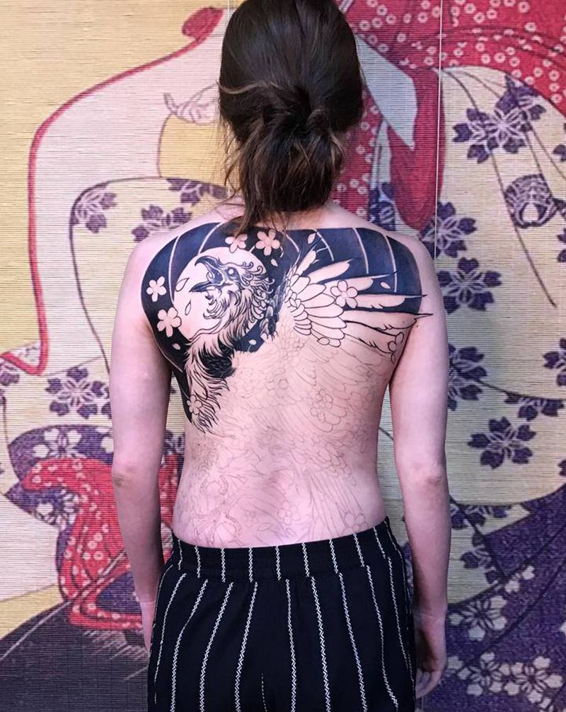 凤凰进度纹身图片_背部臀部新传统凤凰纹身图案