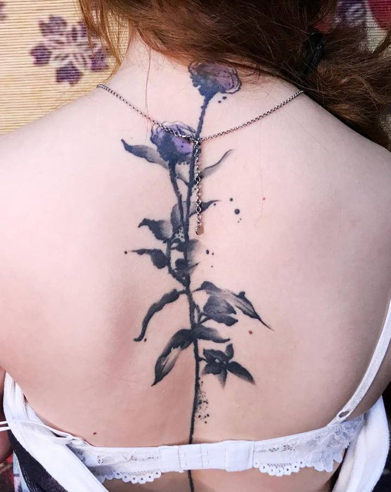 一年前的后脊水墨，恢复的棒棒。纹身图片_背部水墨花纹身图案