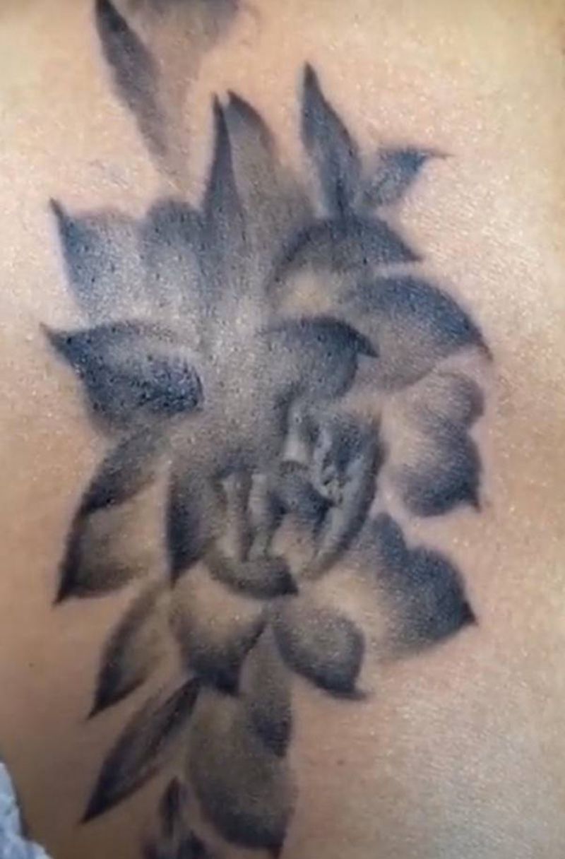 水墨纹身图片_胸部纹身图案