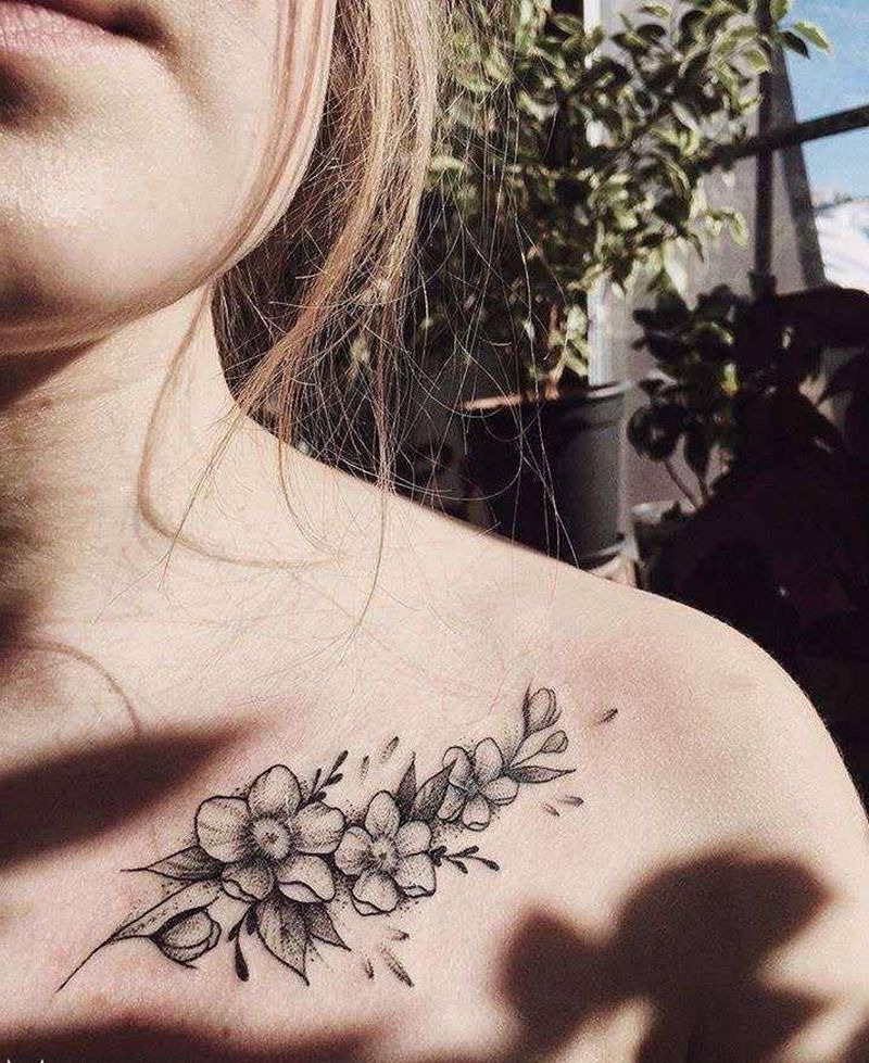 锁骨小清新纹身图片_胸部图腾纹身图案