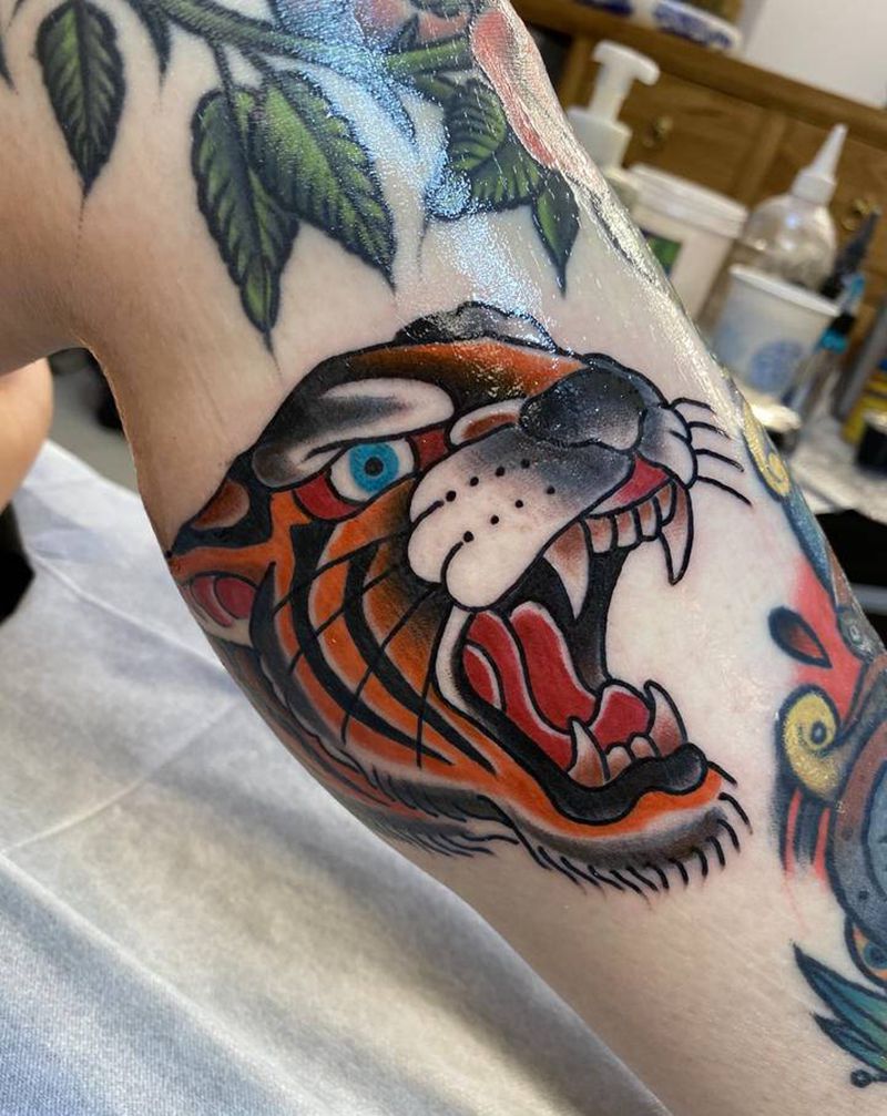 old school拼接纹身图片_腿部脚部老传统Old School老虎虎花腿纹身图案