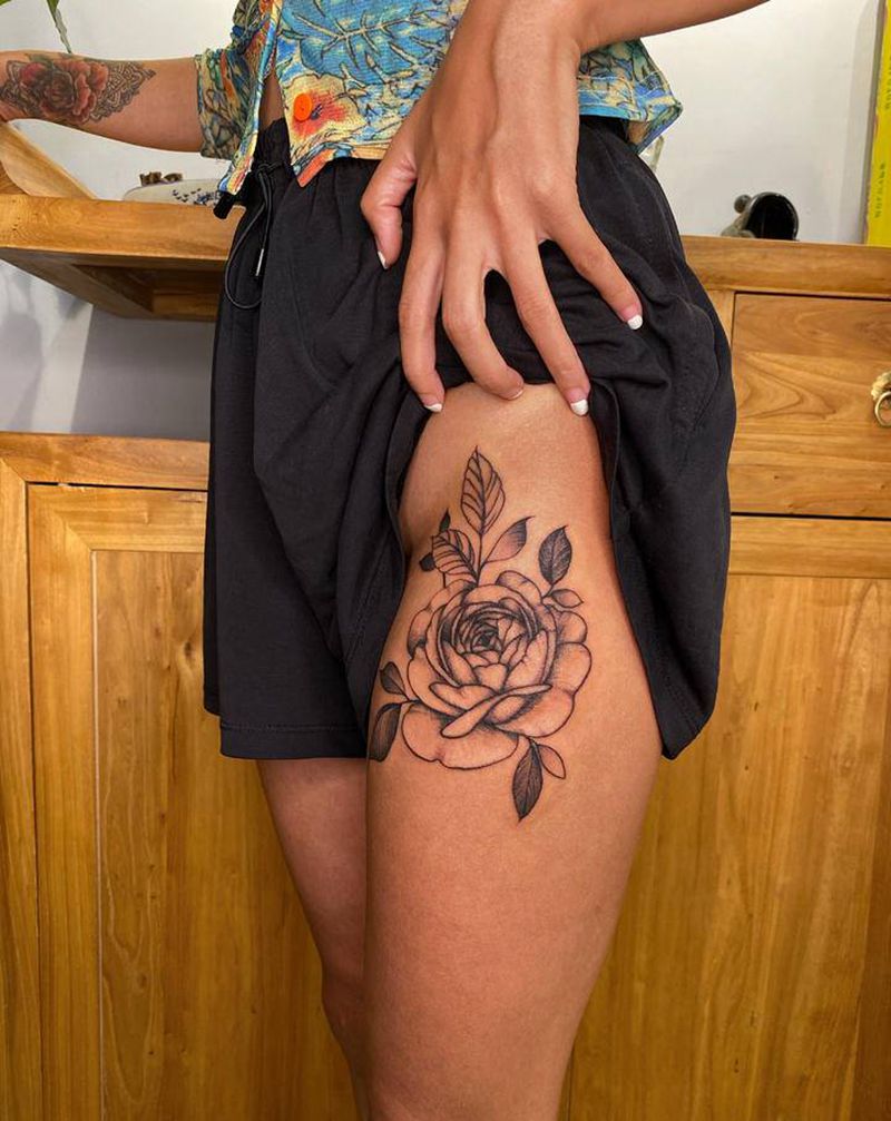 遮盖肥胖纹纹身图片_臀部腿部点刺素花点刺花遮盖纹身图案