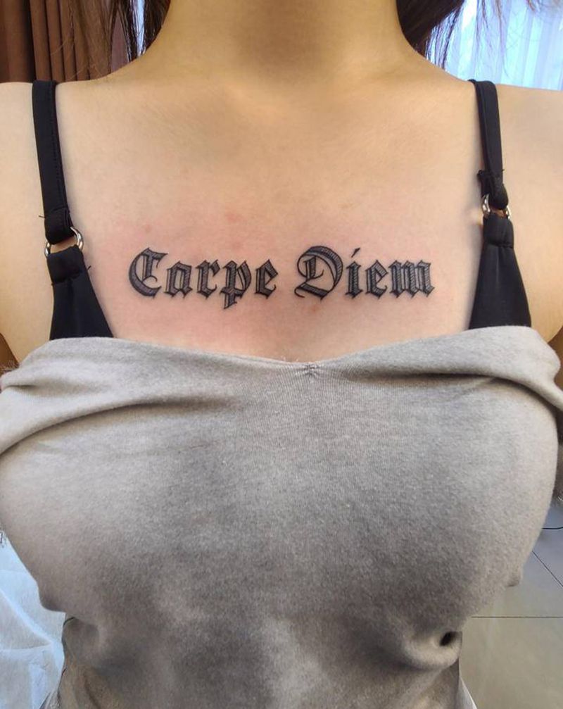 花体纹身图片_胸部肩部花体字纹身图案