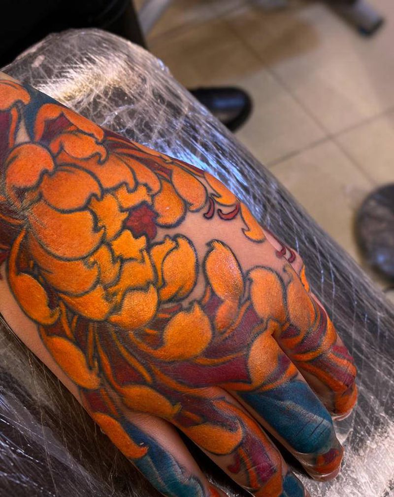 菊花纹身图片_手臂手部老传统新传统菊花花手背纹身图案