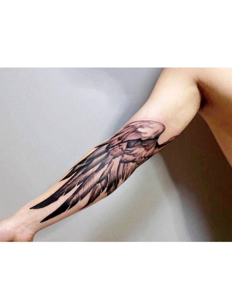 翅膀羽翼纹身图片_手臂手部欧美写实New School羽翼翅膀纹身图案