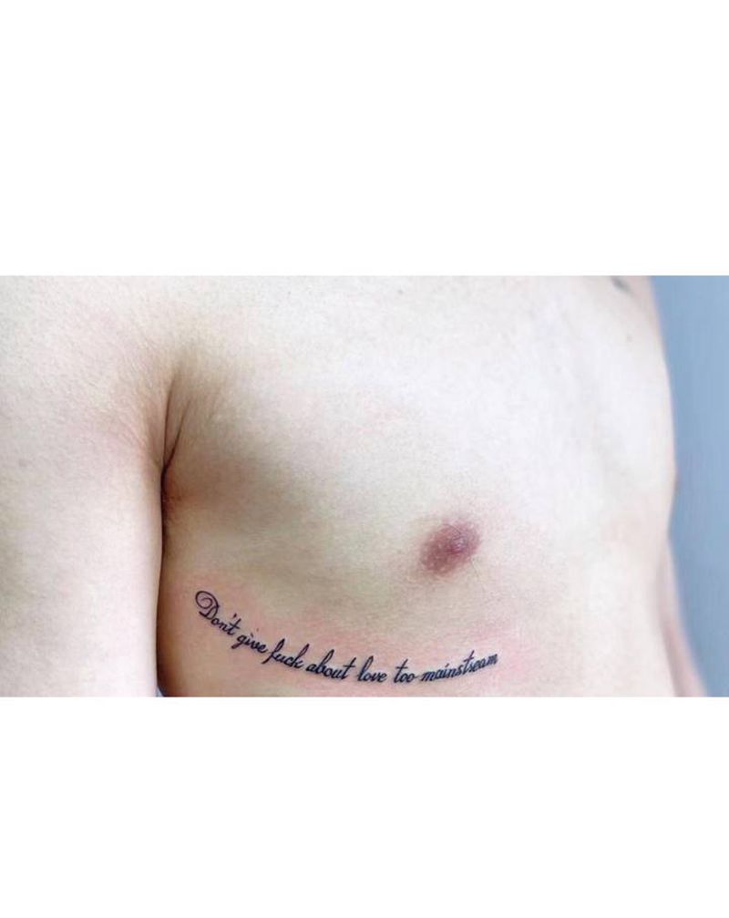 字母纹身图片_胸部腰部花体字字母纹身图案