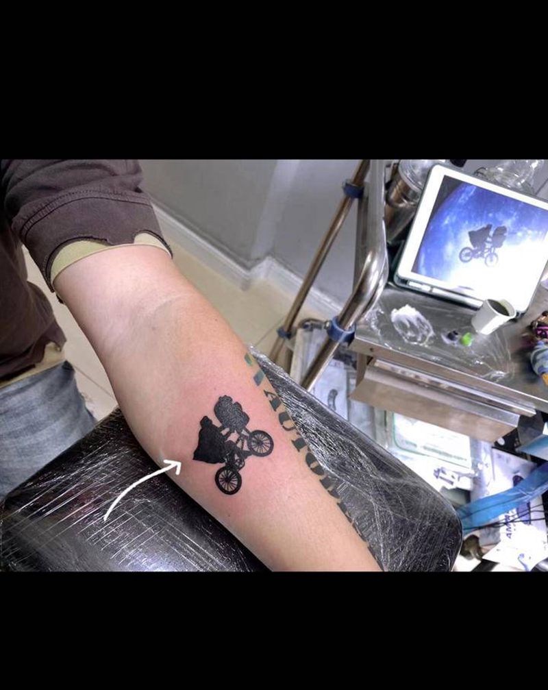 《ET》纹身图片_手臂手部图腾人纹身图案