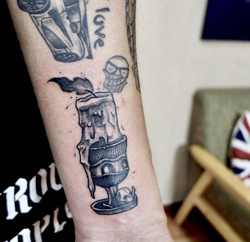 遮盖作品纹身图片_手臂Old School蜡烛暗黑遮盖纹身图案