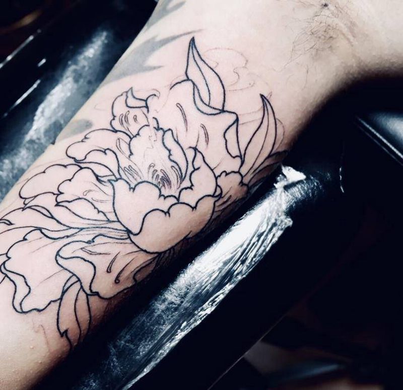 牡丹纹身图片_手臂新传统牡丹大臂内测纹身图案