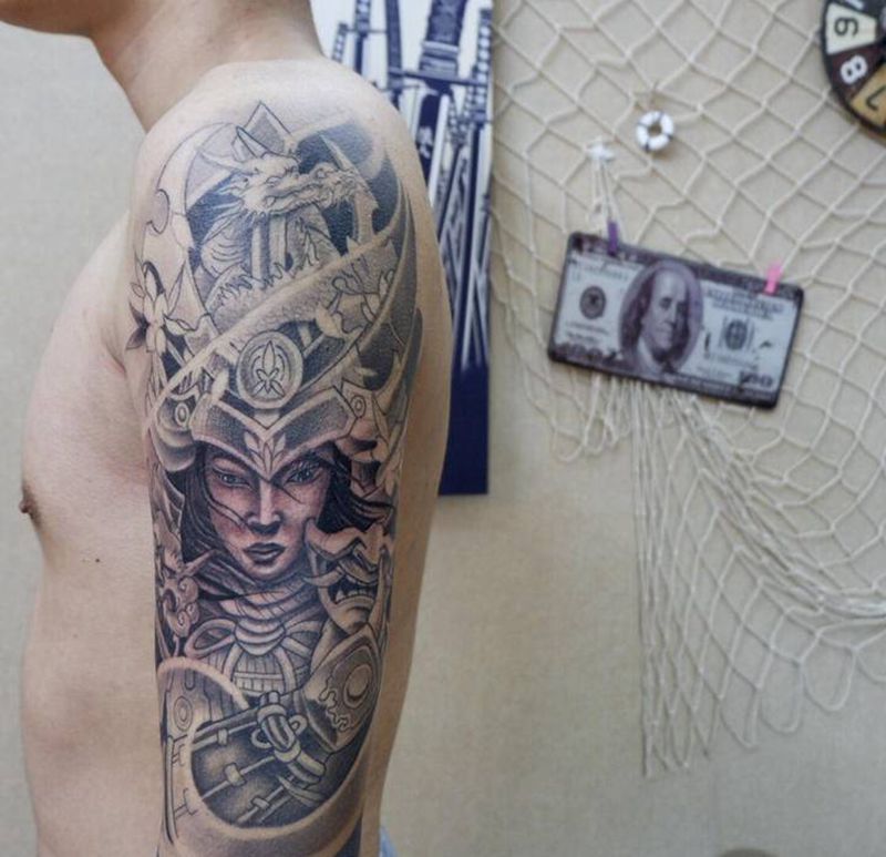 女武士纹身图片_手臂新传统武士纹身图案
